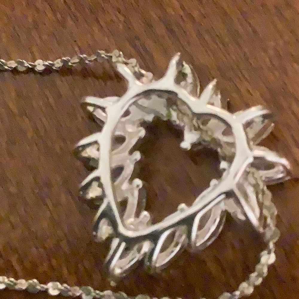 🦋 Beautiful silver and cz heart shaped necklace - Picture 4 of 7